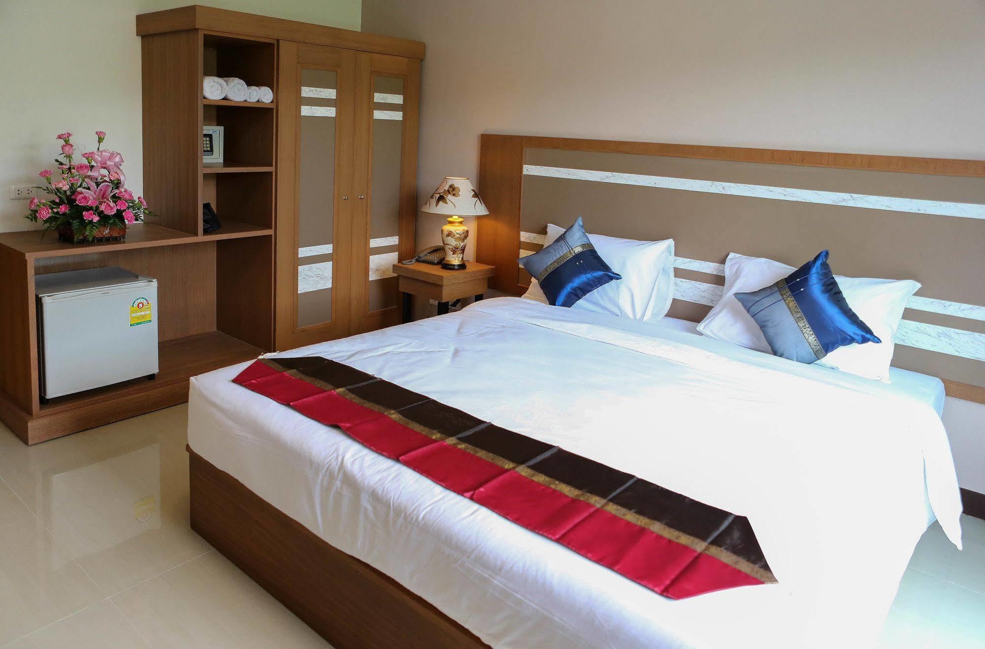 Aparthotel Patong Pool House Esterno foto